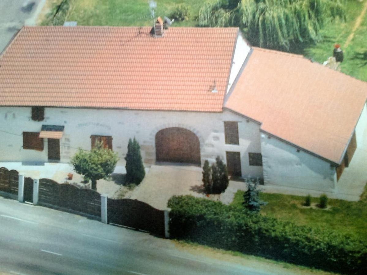 Studio A La Campagne Dans Corps De Ferme Renovee Chancey Exterior foto