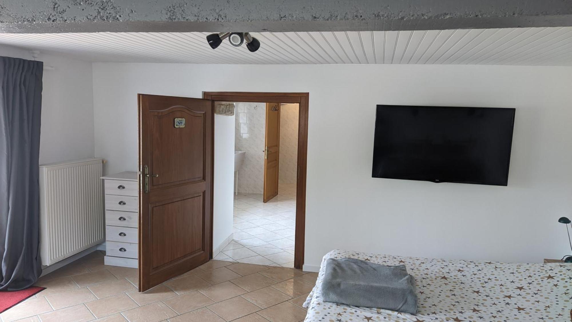 Studio A La Campagne Dans Corps De Ferme Renovee Chancey Cameră foto